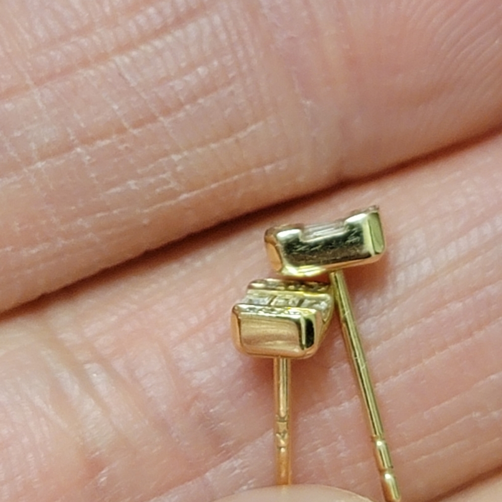 14k Gold Rectangular Diamond Earrings - image 5